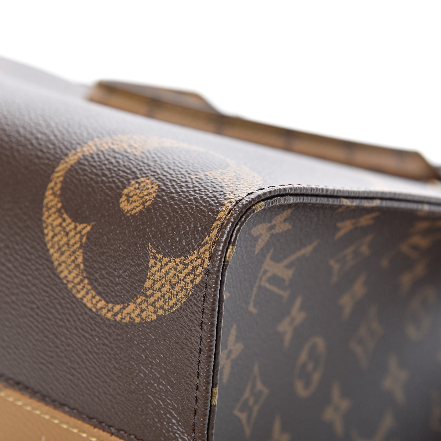 Reverse Monogram Giant Onthego MM