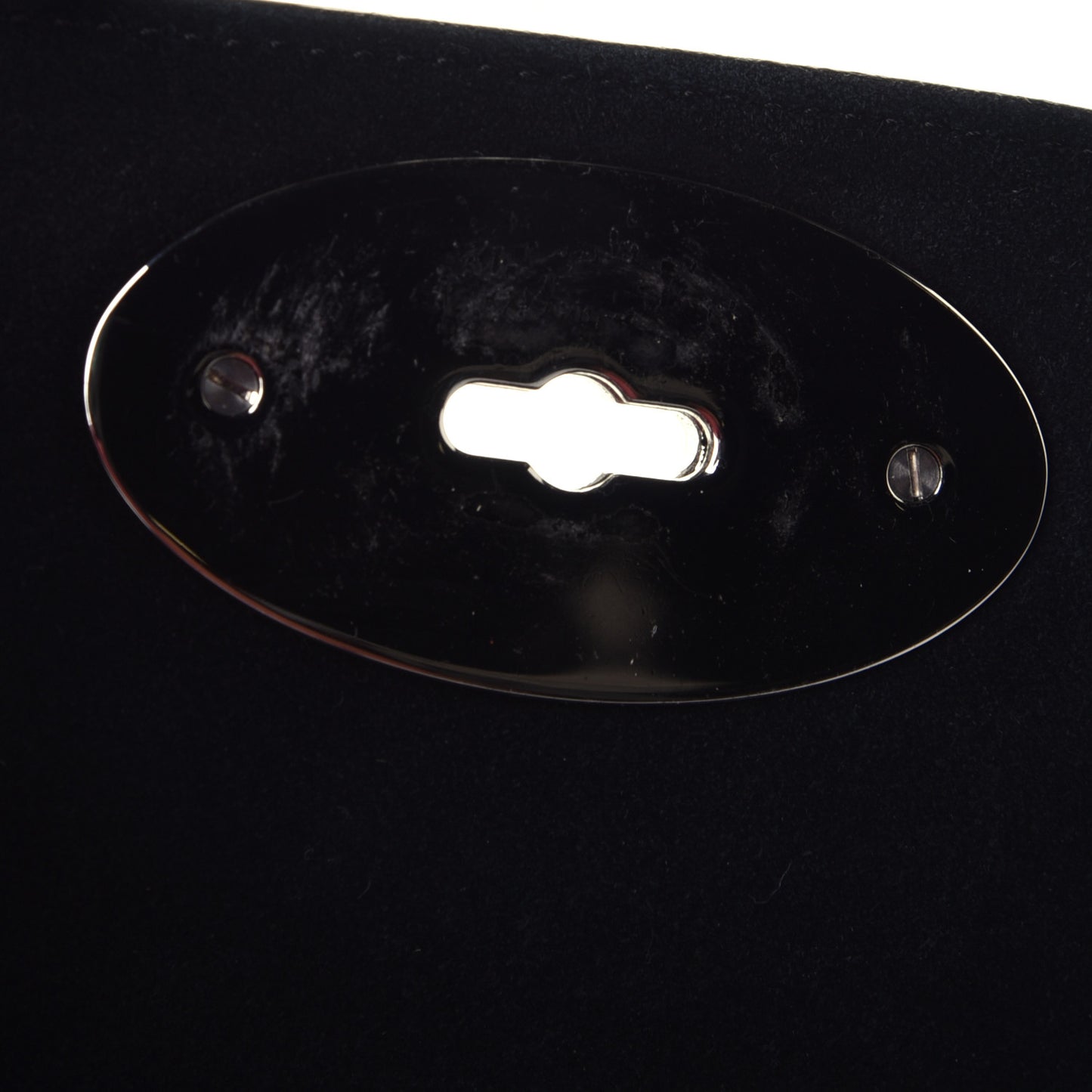 Classic Grain Small Lily Flap Black