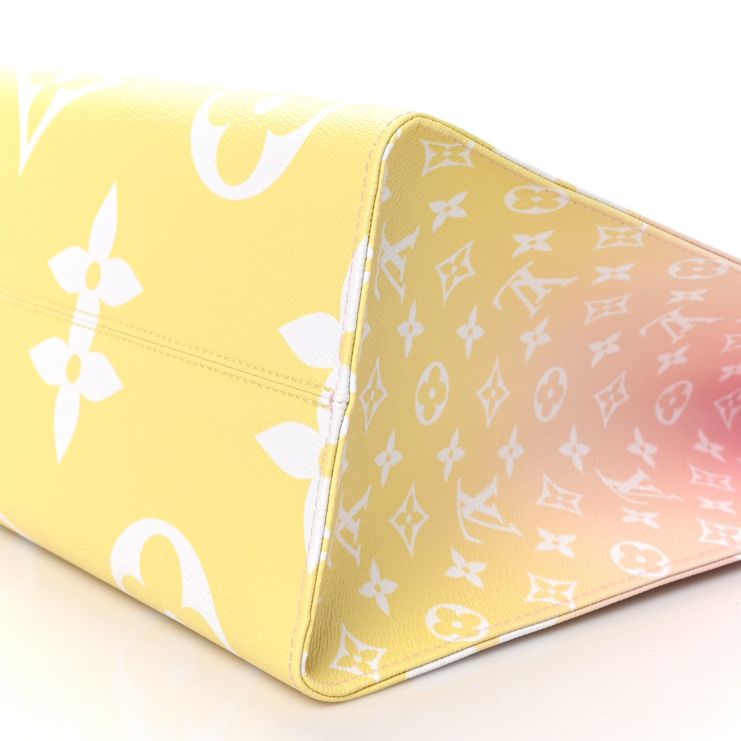 Monogram Giant By The Pool OnTheGo GM Light Pink
