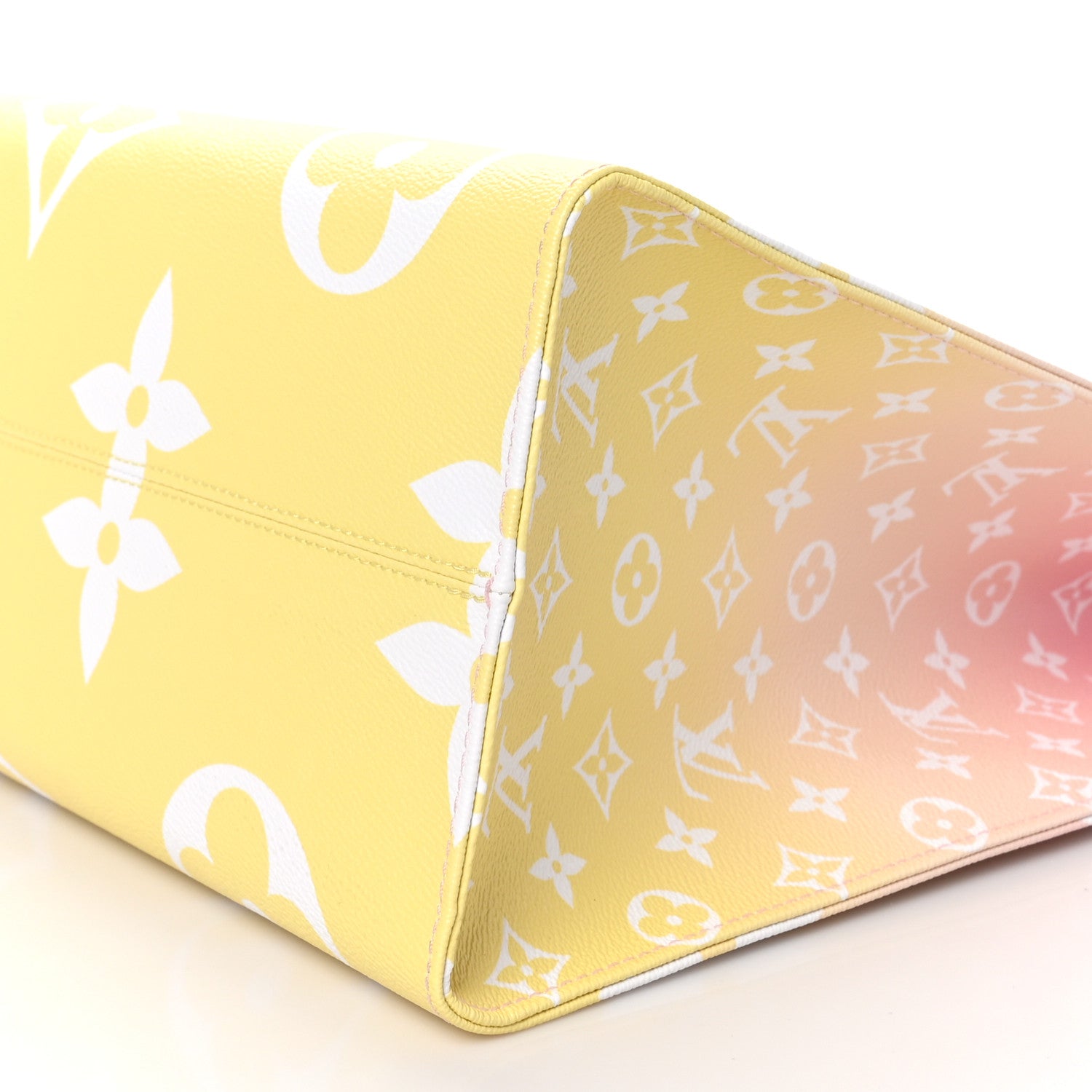 Louis Vuitton Monogram Giant By The Pool OnTheGo GM Light Pink 9 of 9