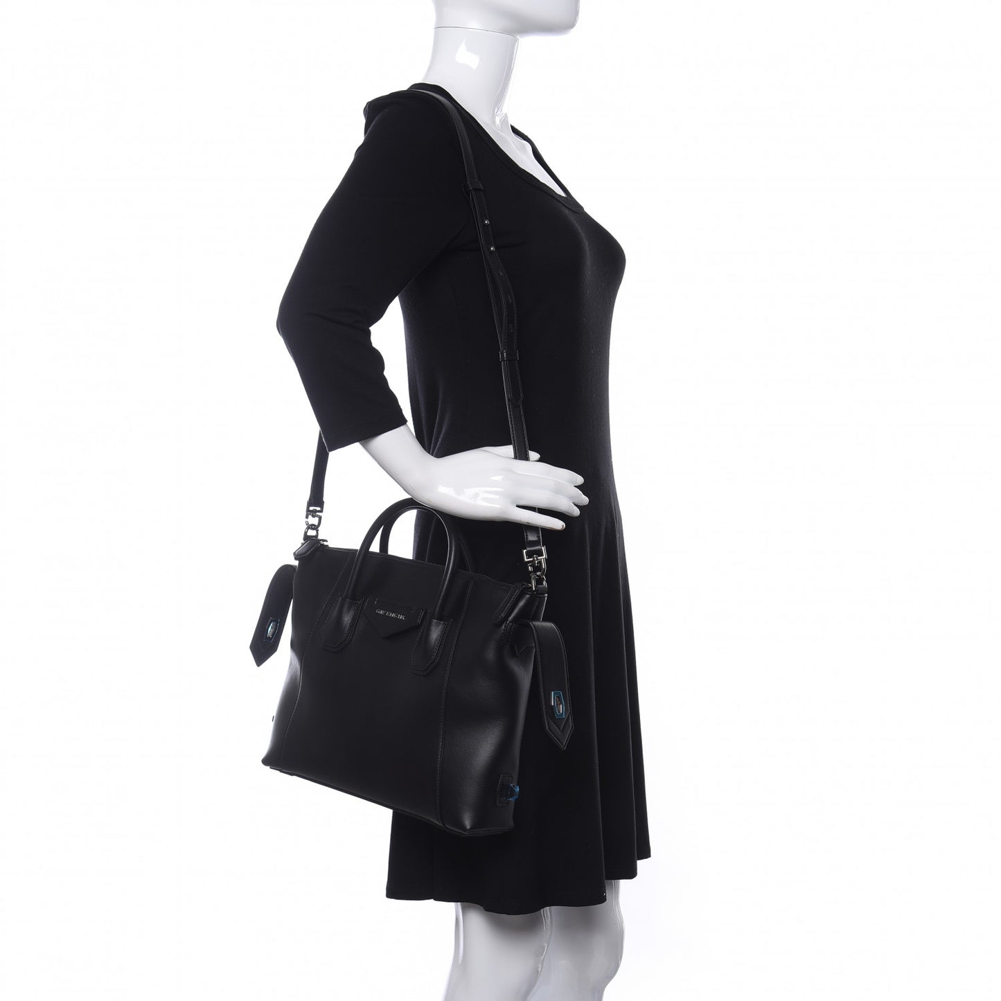 Smooth Calfskin Small Soft Antigona Black