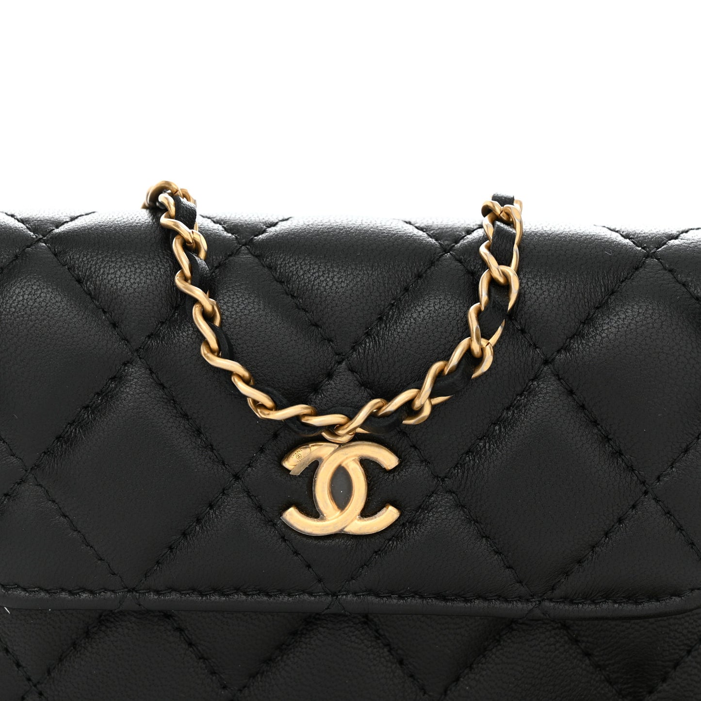 Lambskin Quilted Pearl Crush Clutch With Chain Black