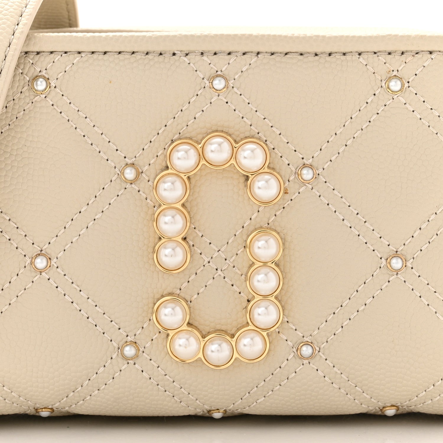 Marc Jacobs Calfskin Quilted Pearl The Softshot 17 Crossbody Oatmilk 8 of 10