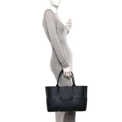 Bottega Veneta Nappa Maxi Intrecciato Arco Tote Black White 2 of 11