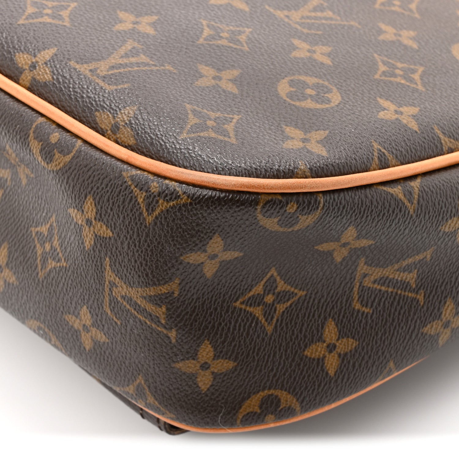 Louis Vuitton Monogram Hudson GM 30 of 31