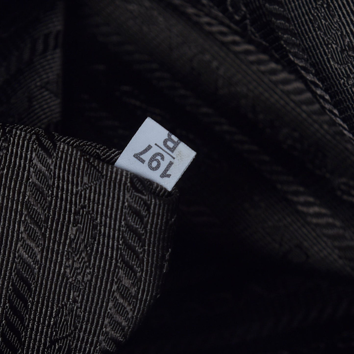Vitello Daino Side Zip Tote Argilla