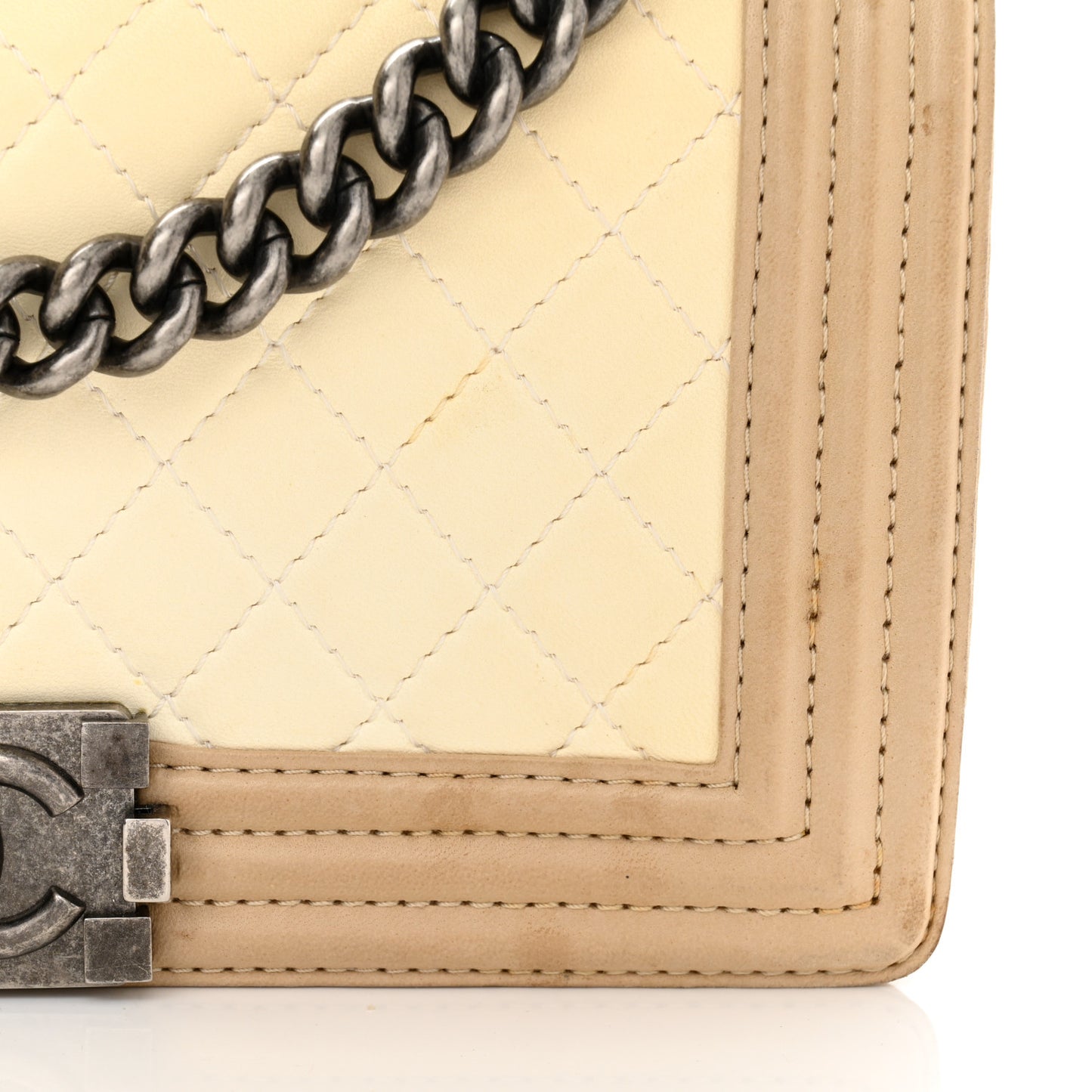 Lambskin Quilted Medium Boy Flap Ivory Havana Beige
