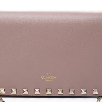 Valentino Garavani Vitello Rockstud Envelope Wallet on Chain Poudre 8 of 9