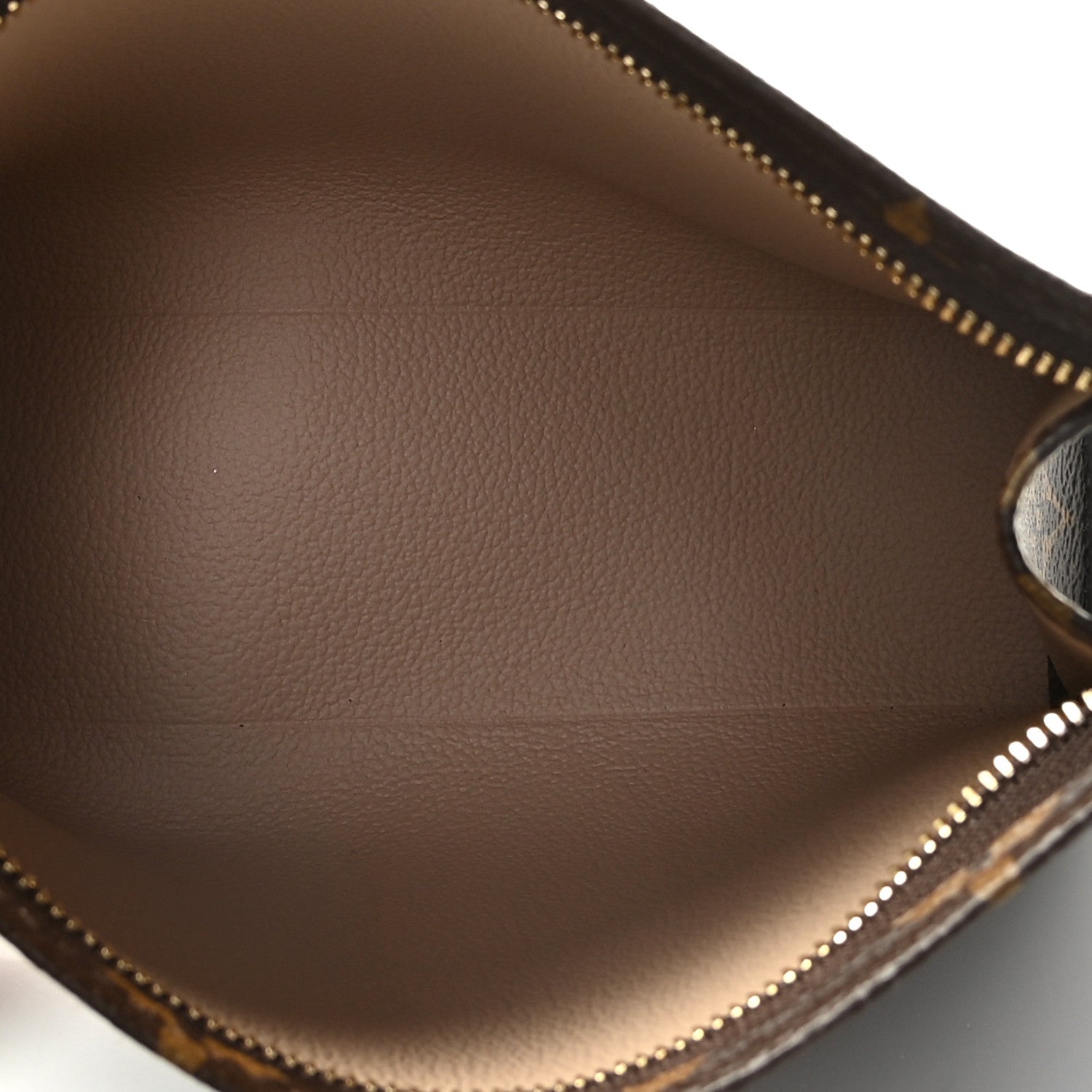 Louis Vuitton Monogram Toiletry Pouch 19 5 of 9