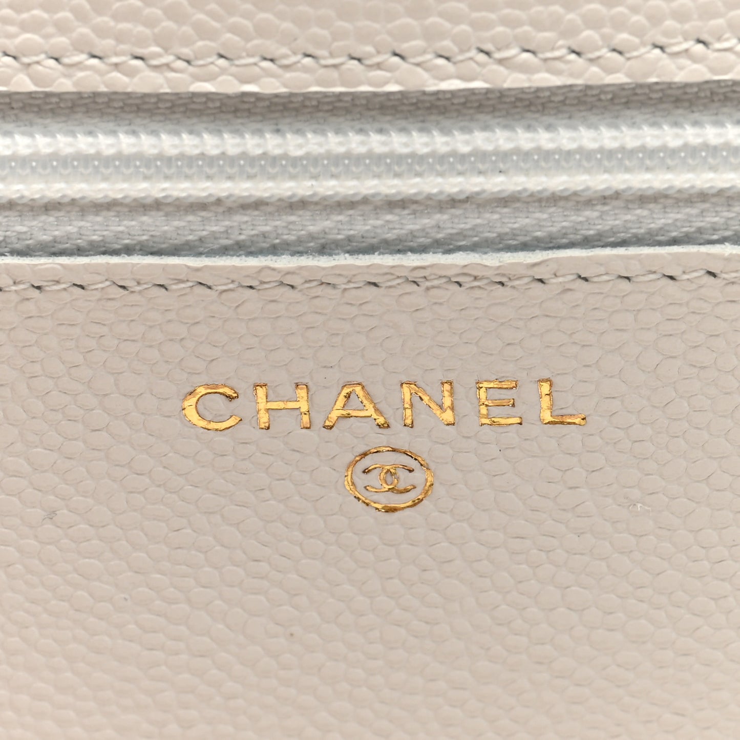 Caviar Quilted Wallet on Chain WOC White