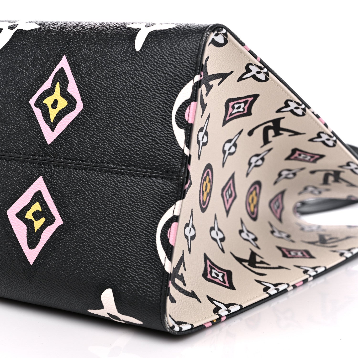 Louis Vuitton Monogram Giant Wild At Heart Onthego GM Black 8 of 8