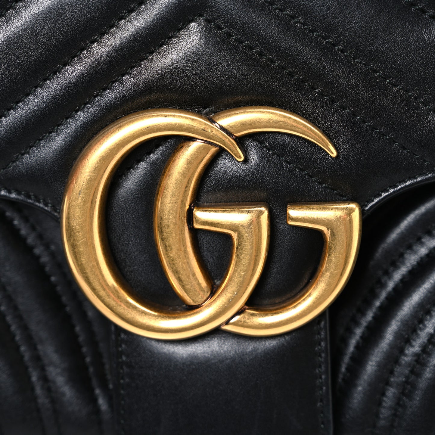 Calfskin Matelasse Medium GG Marmont Shoulder Bag Black