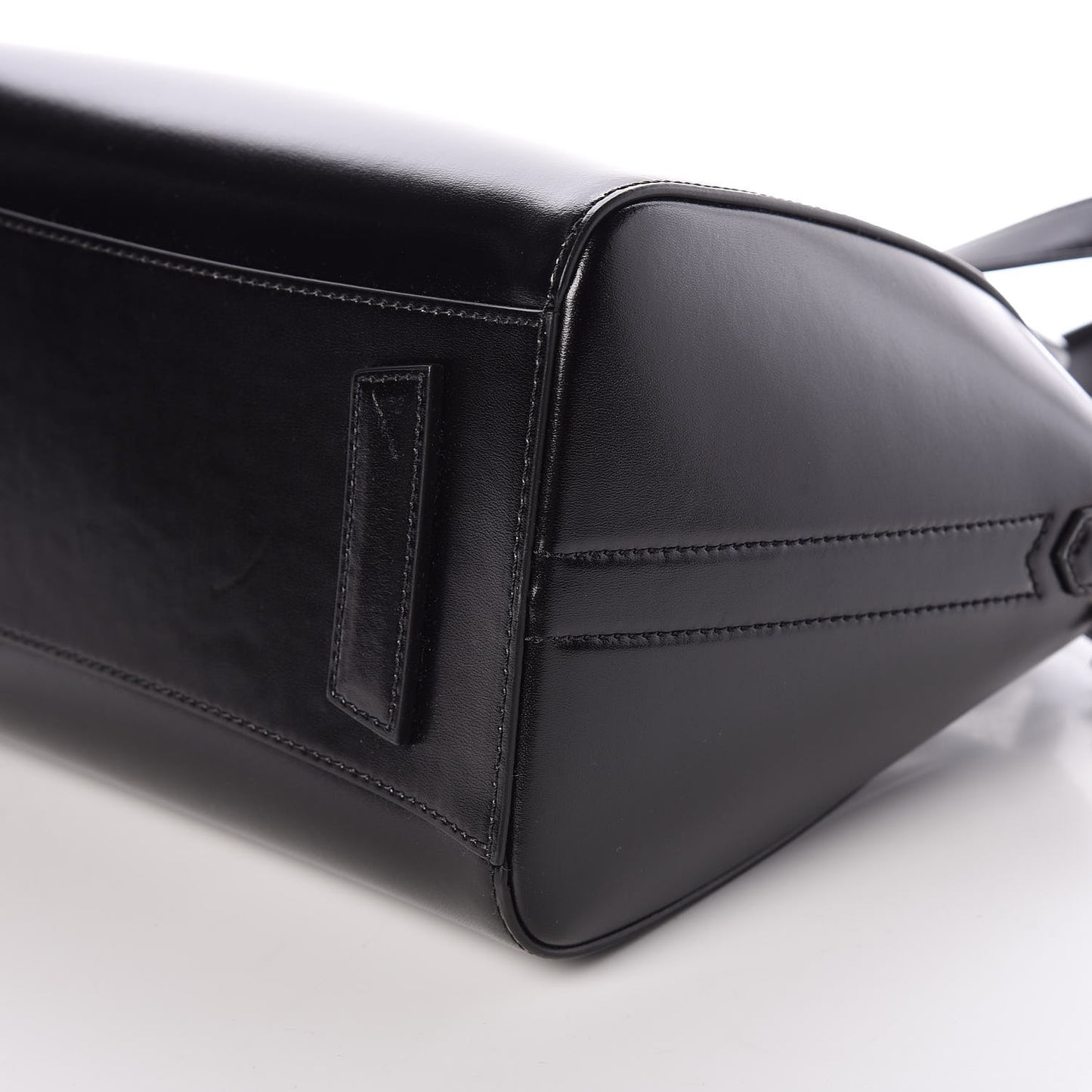 Shiny Lord Calfskin Small Antigona Black