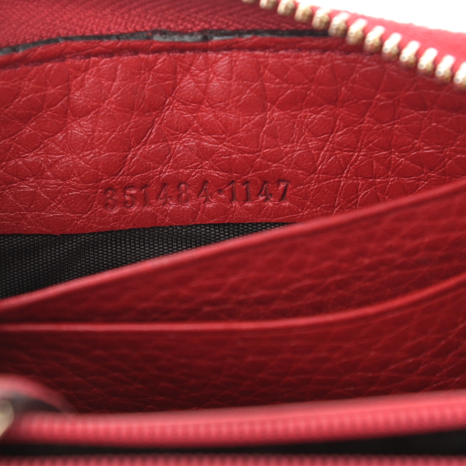 Gucci Pebbled Calfskin Soho Compact Disco Zip Around Wallet Hibiscus Red 7 of 13