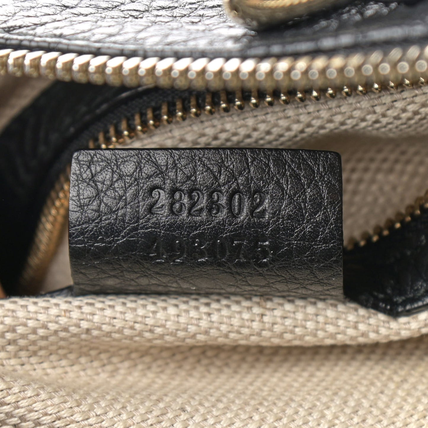 Pebbled Calfskin Medium Soho Boston Black