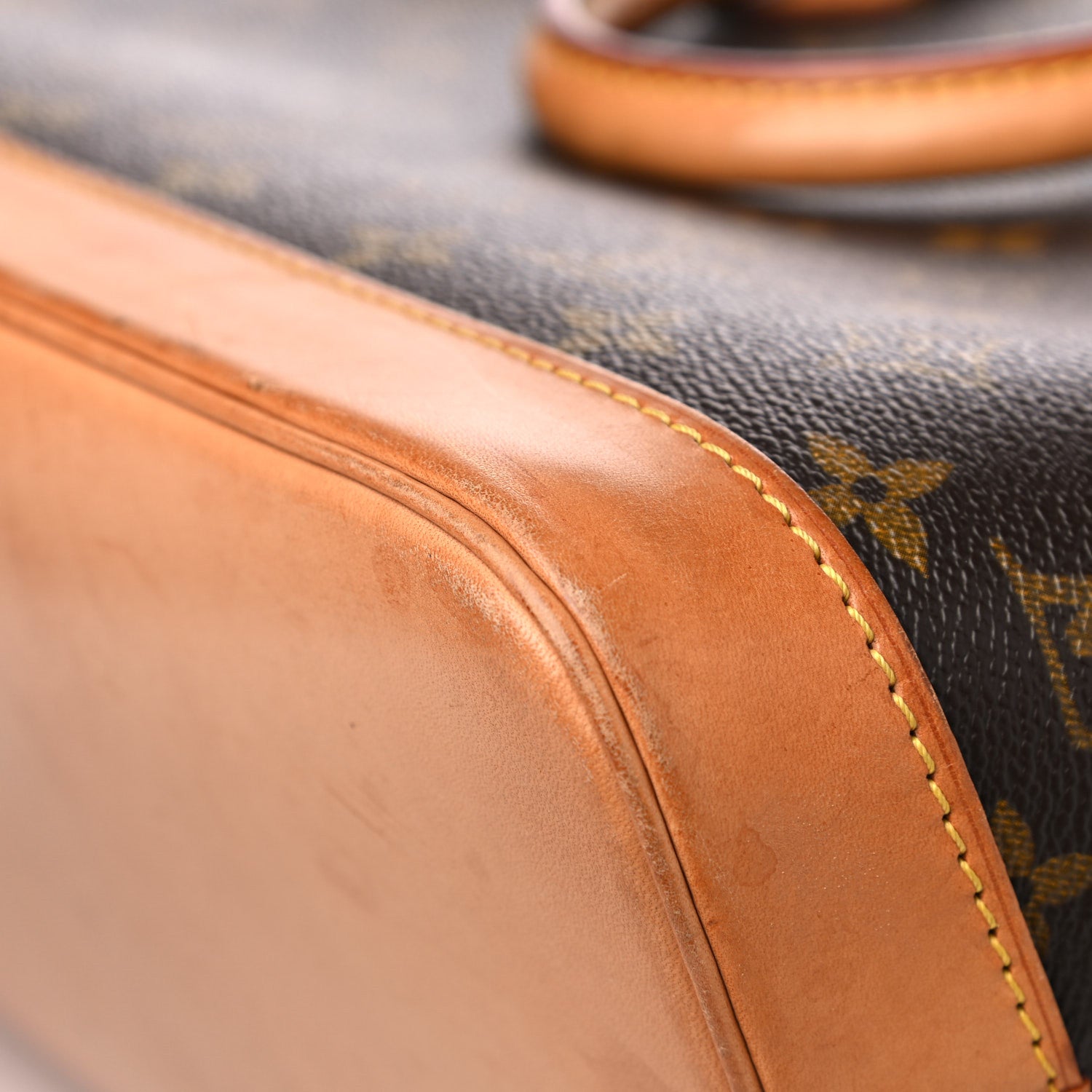 Louis Vuitton Monogram Alma MM 9 of 18