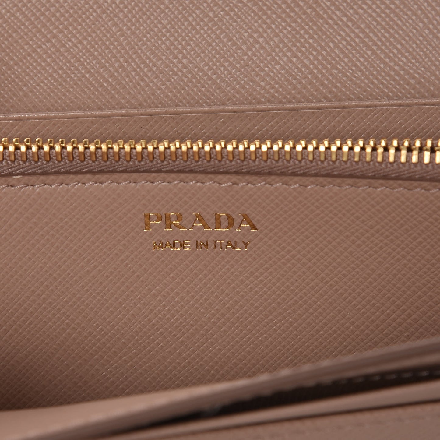Saffiano Shine Monochrome Continental Wallet Cipria