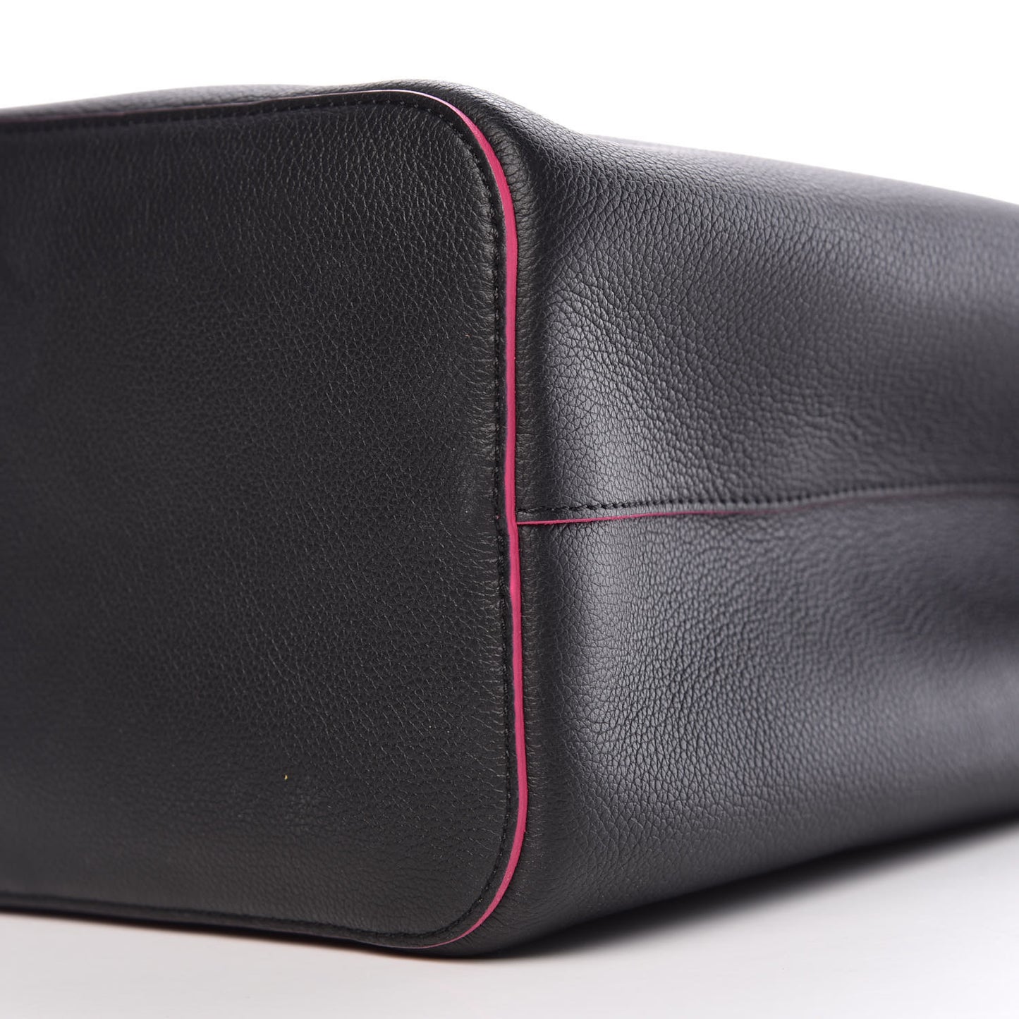 Calfskin Lockme Bucket Black