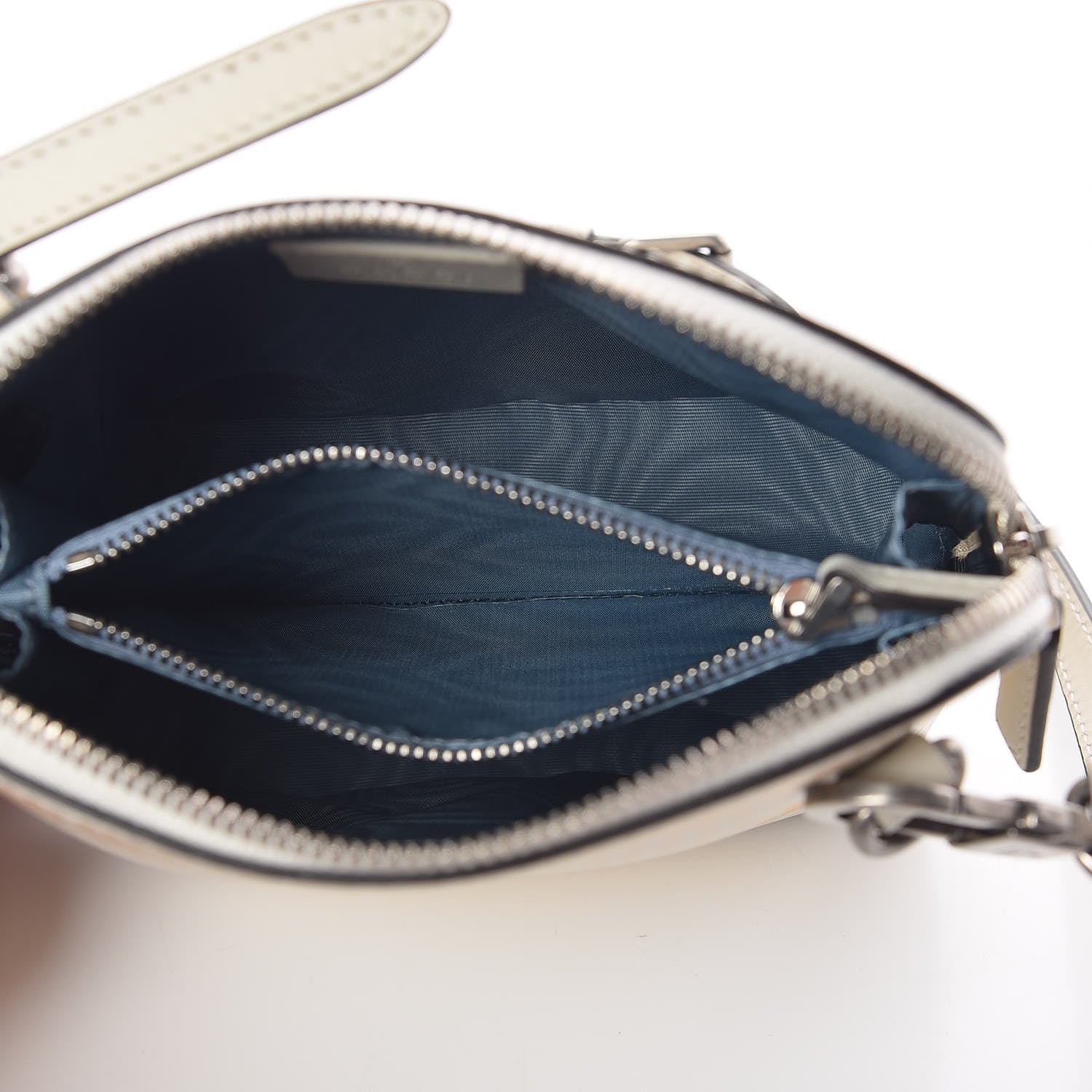 Gucci X SEGA Calfskin GUCCY Stars Mini Dome Shoulder Bag Mystic White Gold 4 of 9