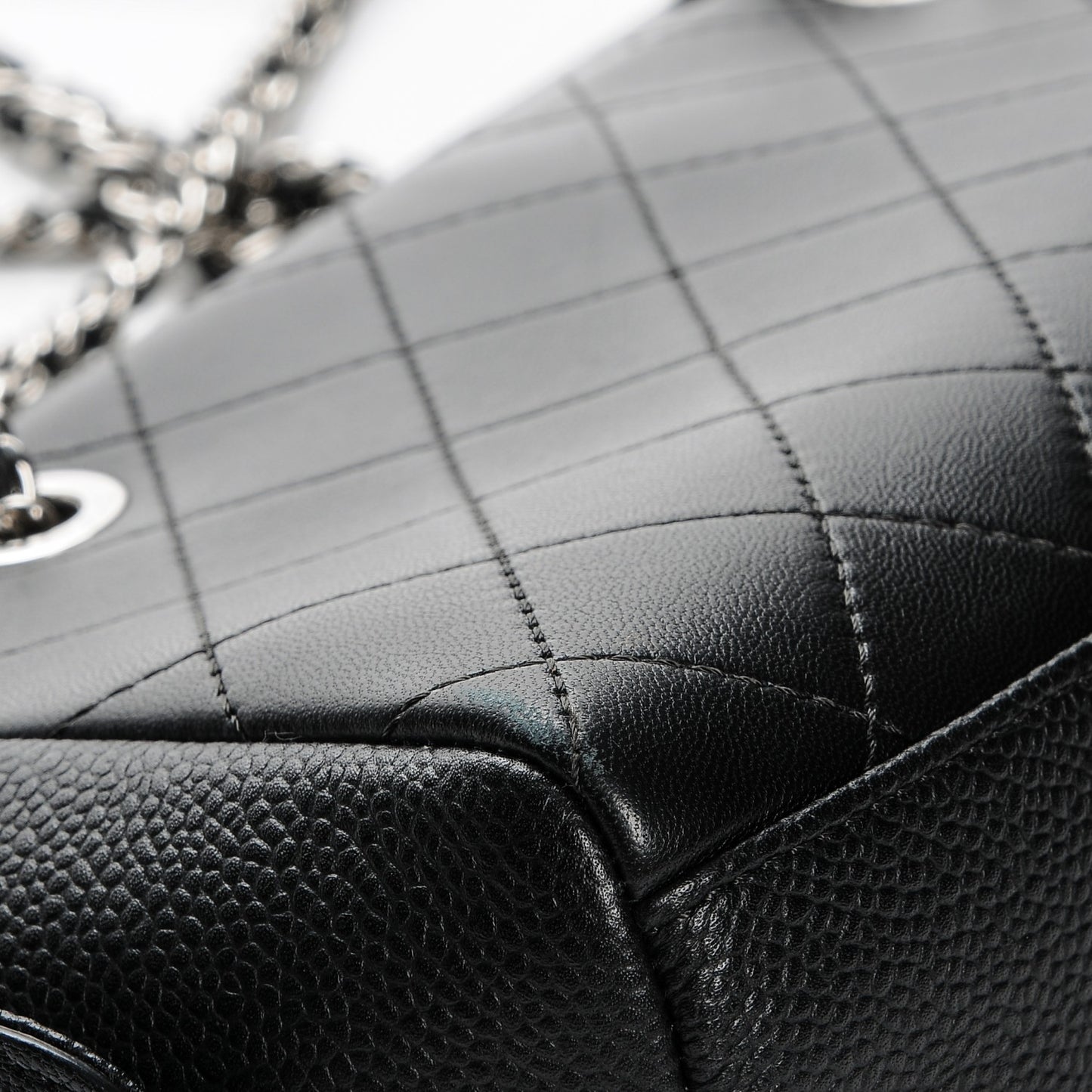 Caviar Calfskin Quilted Magnetic Shoulder Bag Black