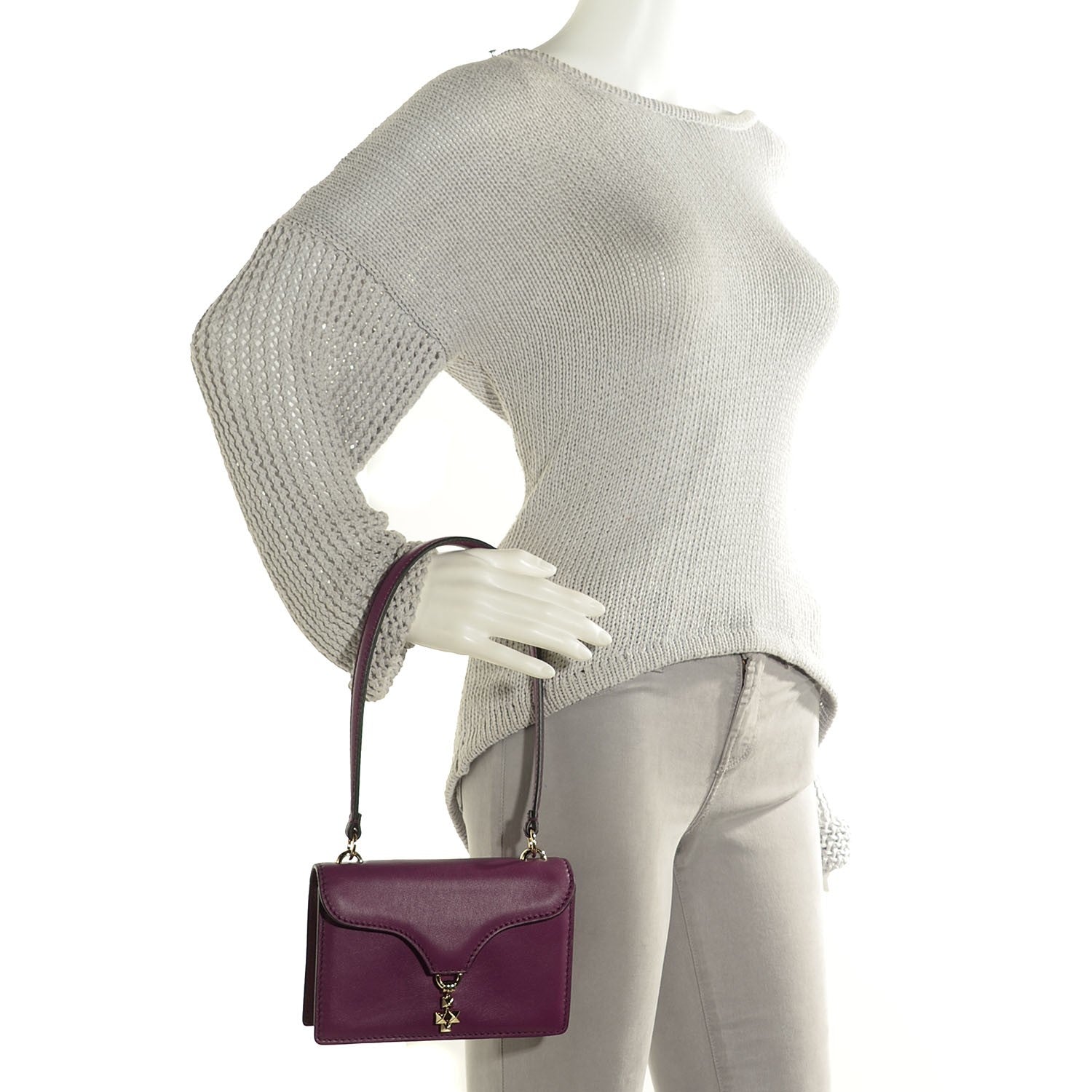 Valentino Garavani Vitello Rockstud Band Flap Rubin 2 of 9