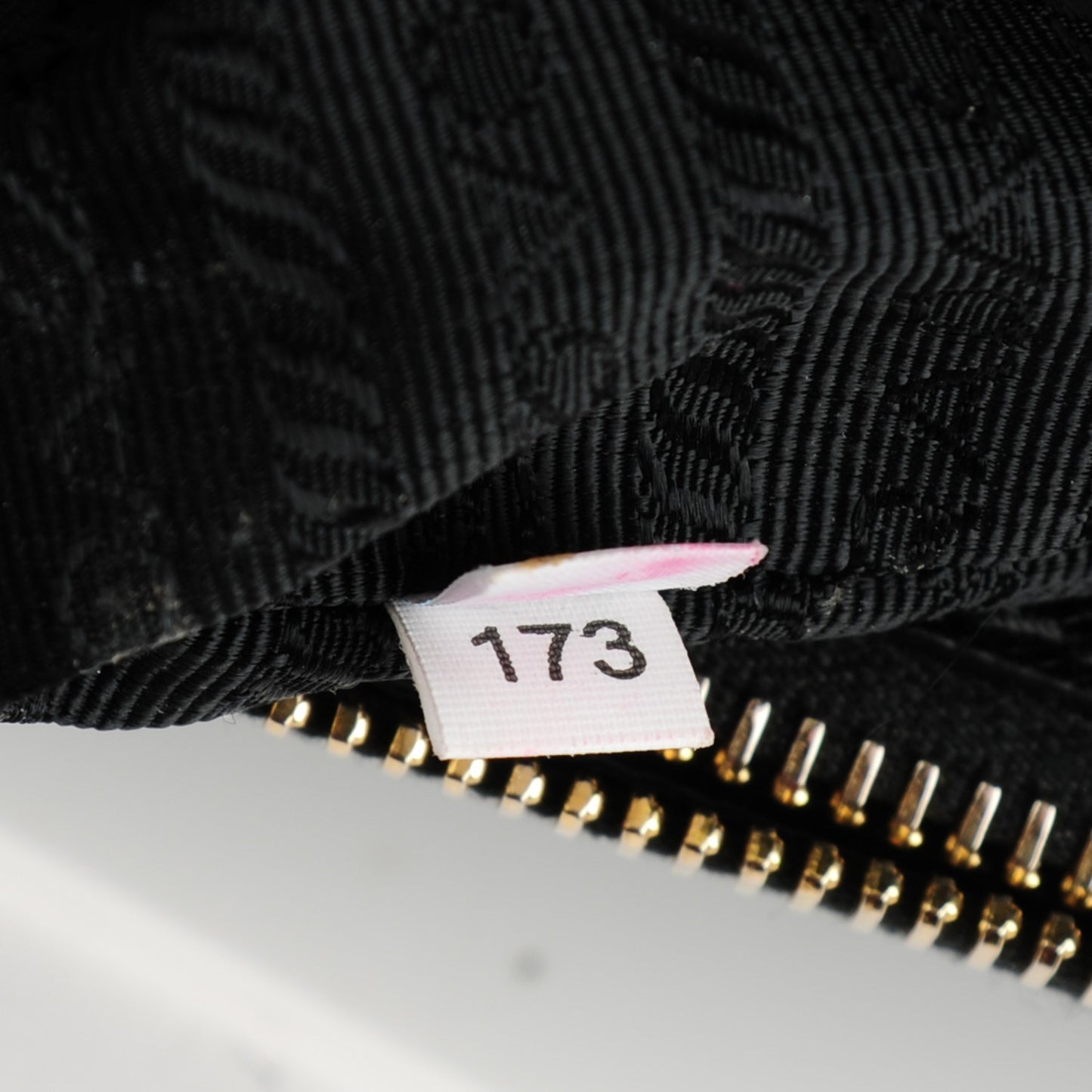 Saffiano Medium Galleria Double Zip Tote Black