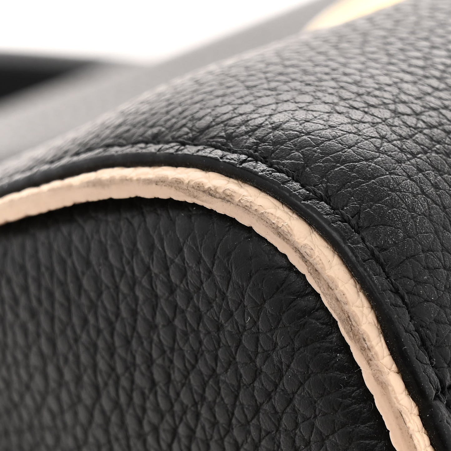Monogram Double V Black