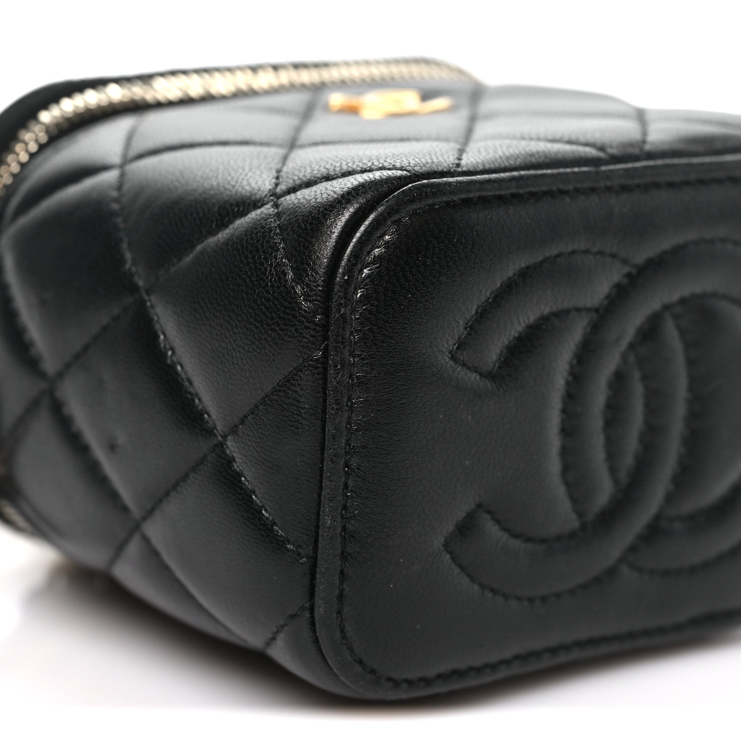 CHANEL バニティ パール Chanel Lambskin Quilted Mini Pearl Crush Vanity Case With Chain
