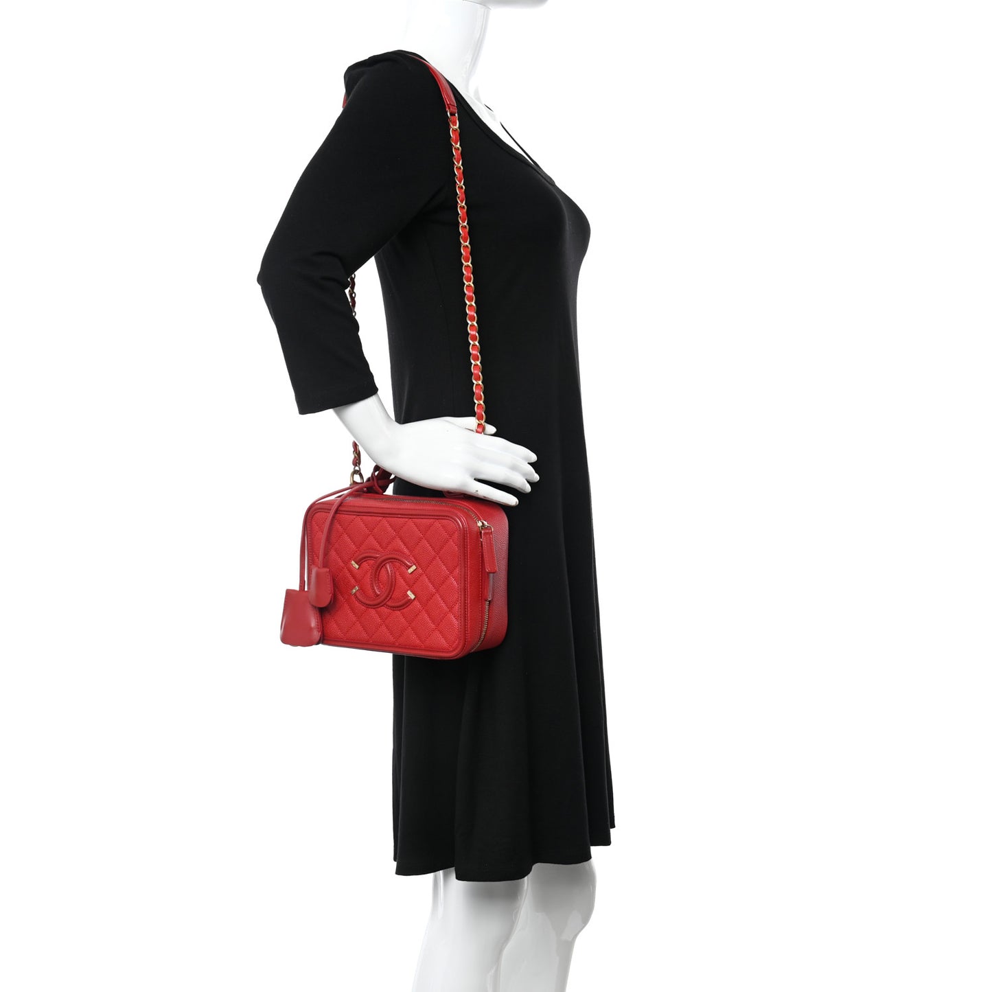 Caviar Quilted Medium CC Filigree Vanity Case Red