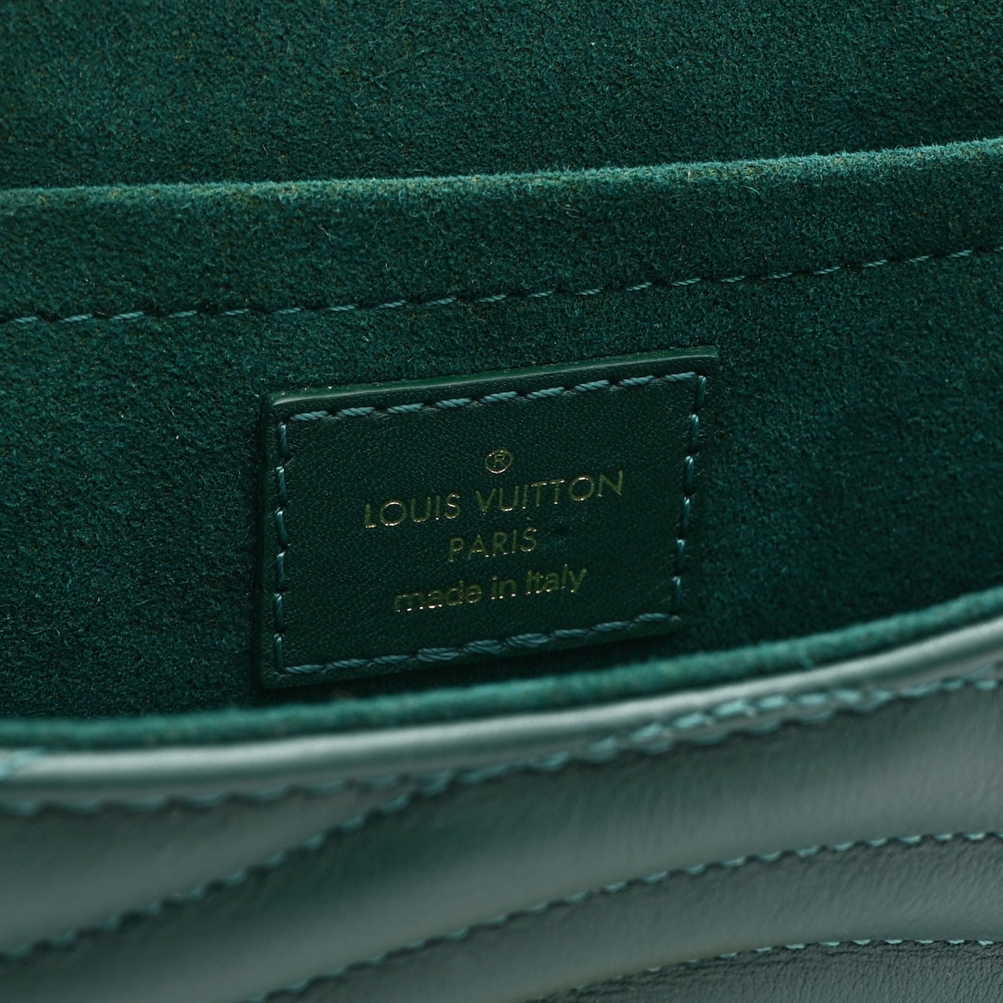 Calfskin New Wave Chain PM Emerald