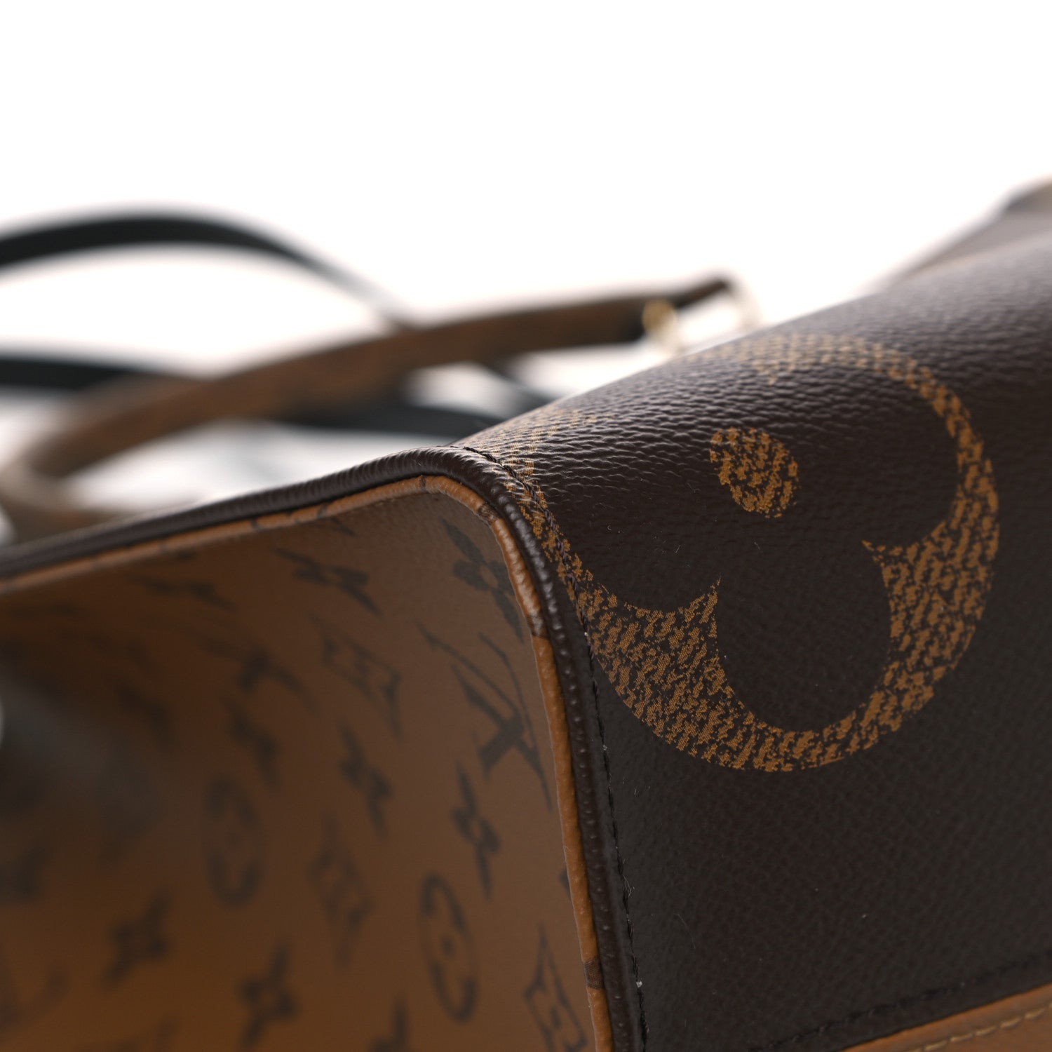 Louis Vuitton Reverse Monogram Giant Onthego MM 9 of 12