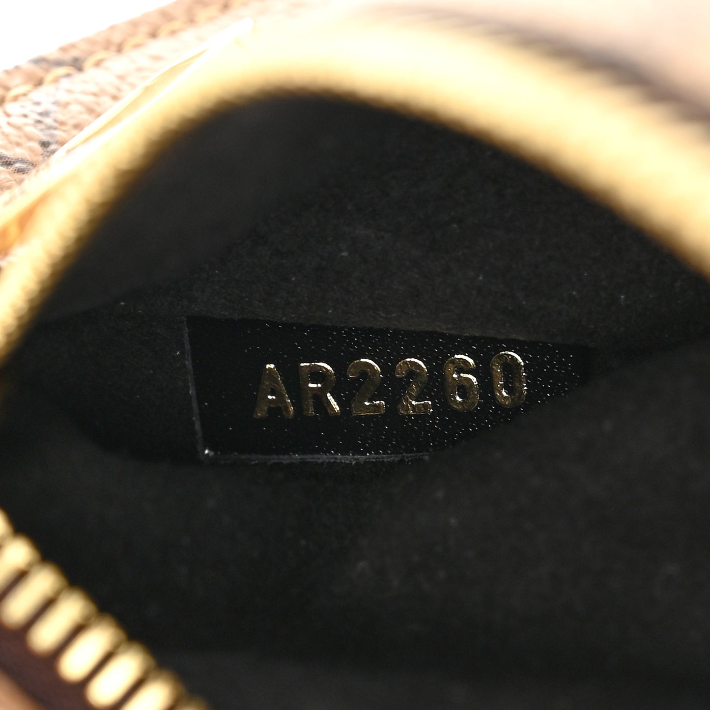 Reverse Monogram Pochette Metis