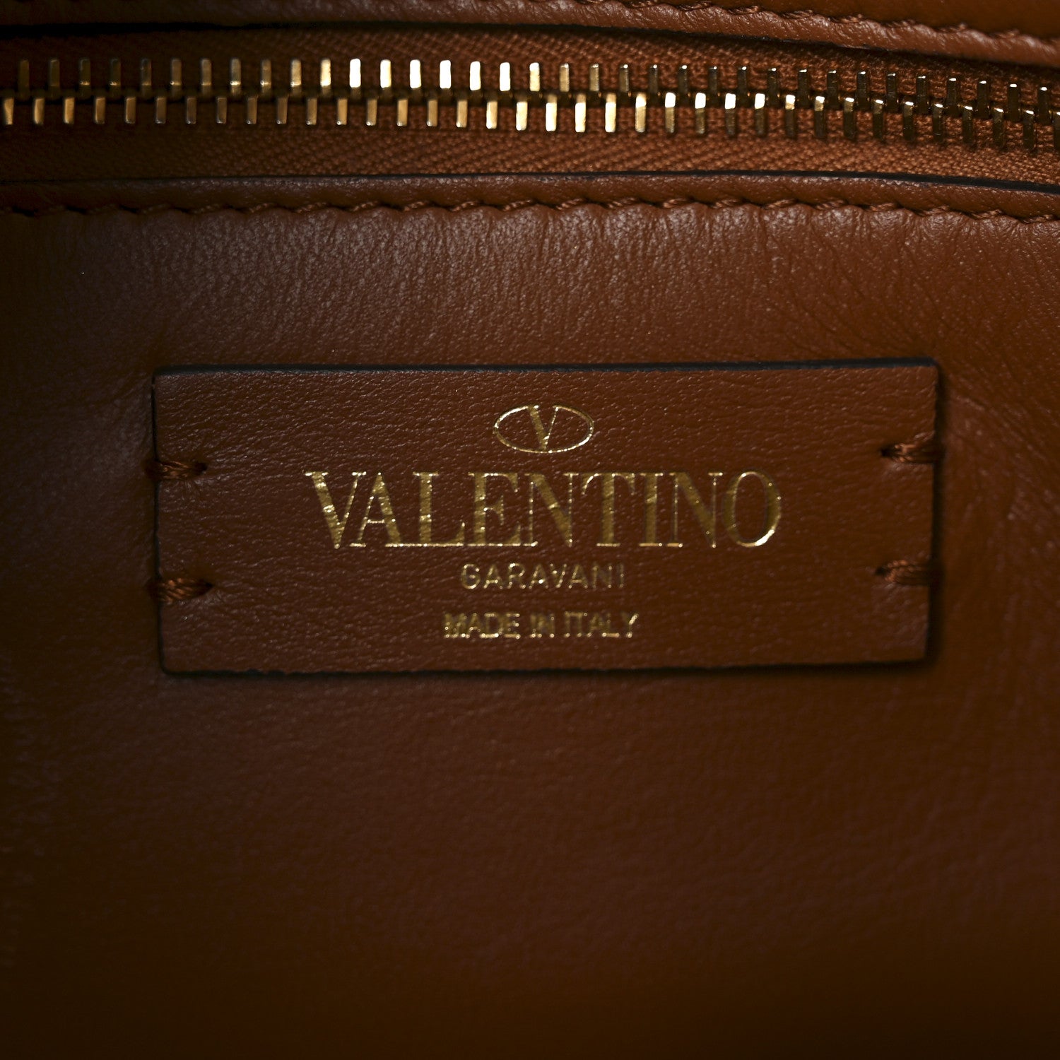 Valentino Garavani Denim Large Roman Stud Shoulder Bag Light Denim Selleria 6 of 9
