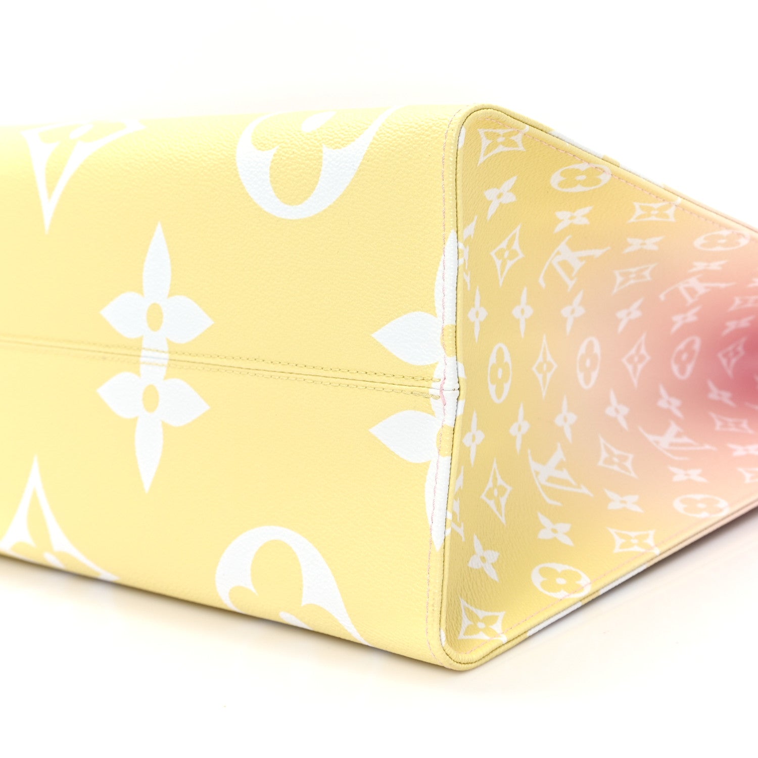 Louis Vuitton Monogram Giant By The Pool OnTheGo GM Light Pink 9 of 9