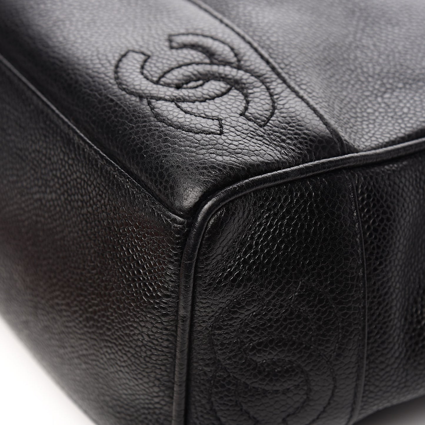 Caviar Shoulder Bag Black