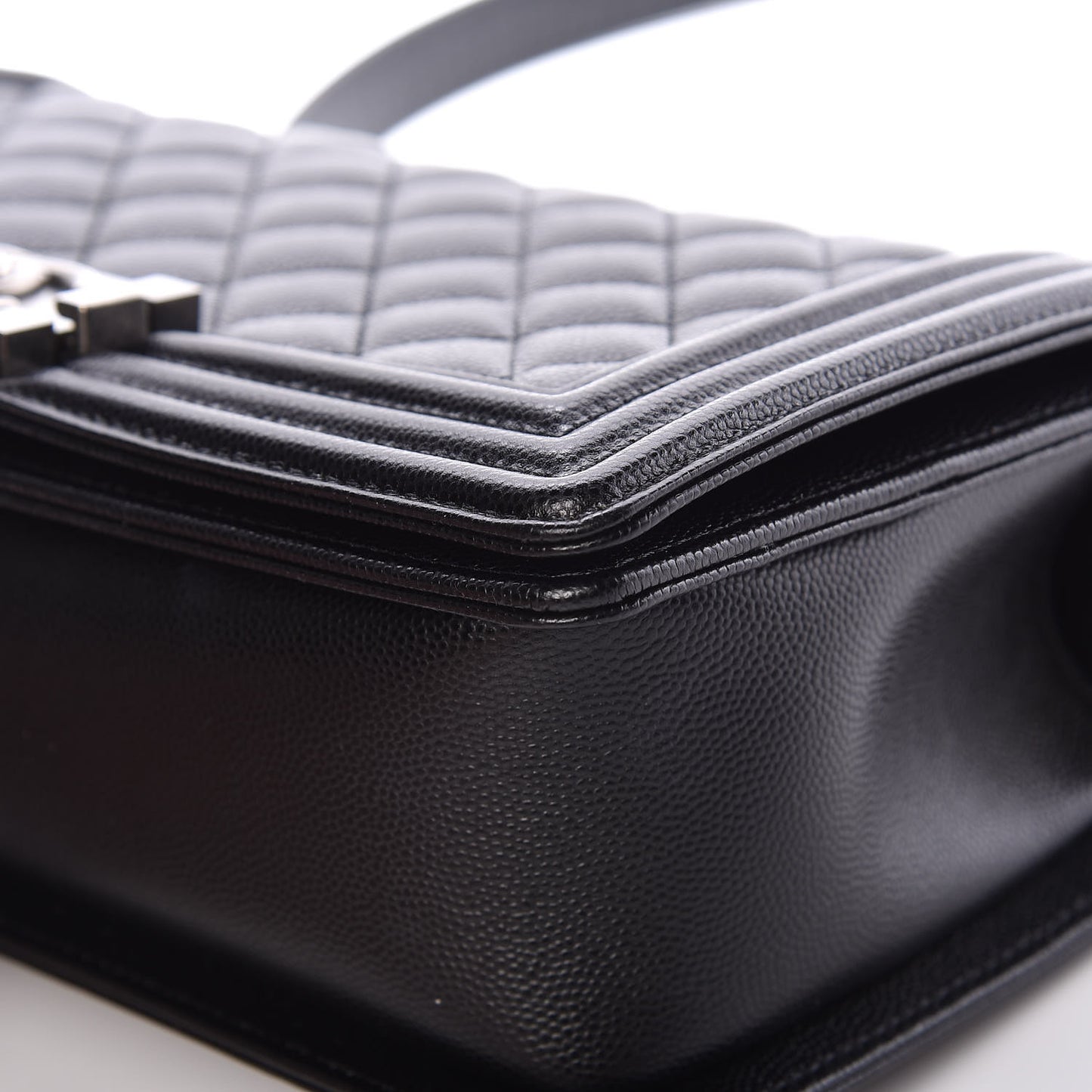 Caviar Quilted Medium Boy Flap Black