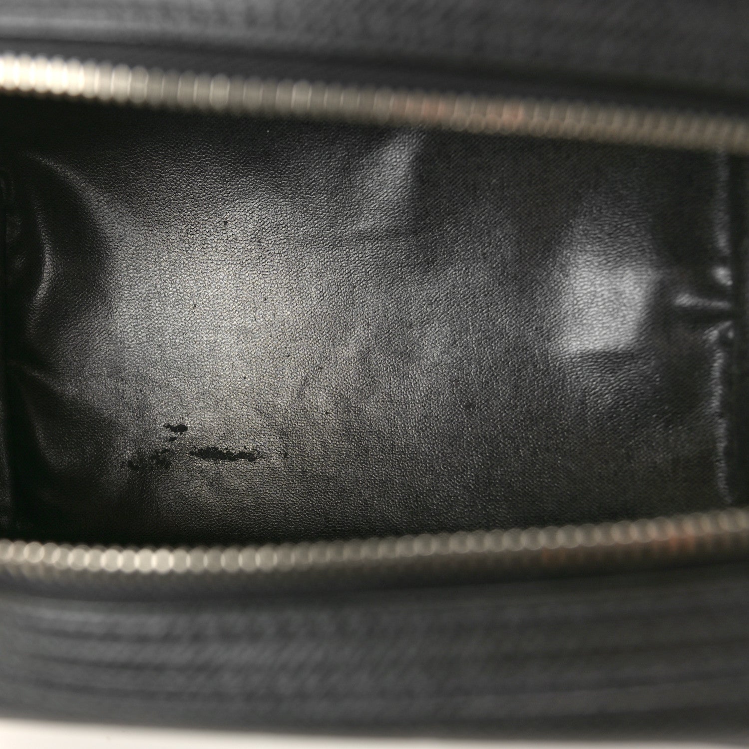 Louis Vuitton Taiga Trousse Ivan Toiletry Bag Ardoise 5 of 9