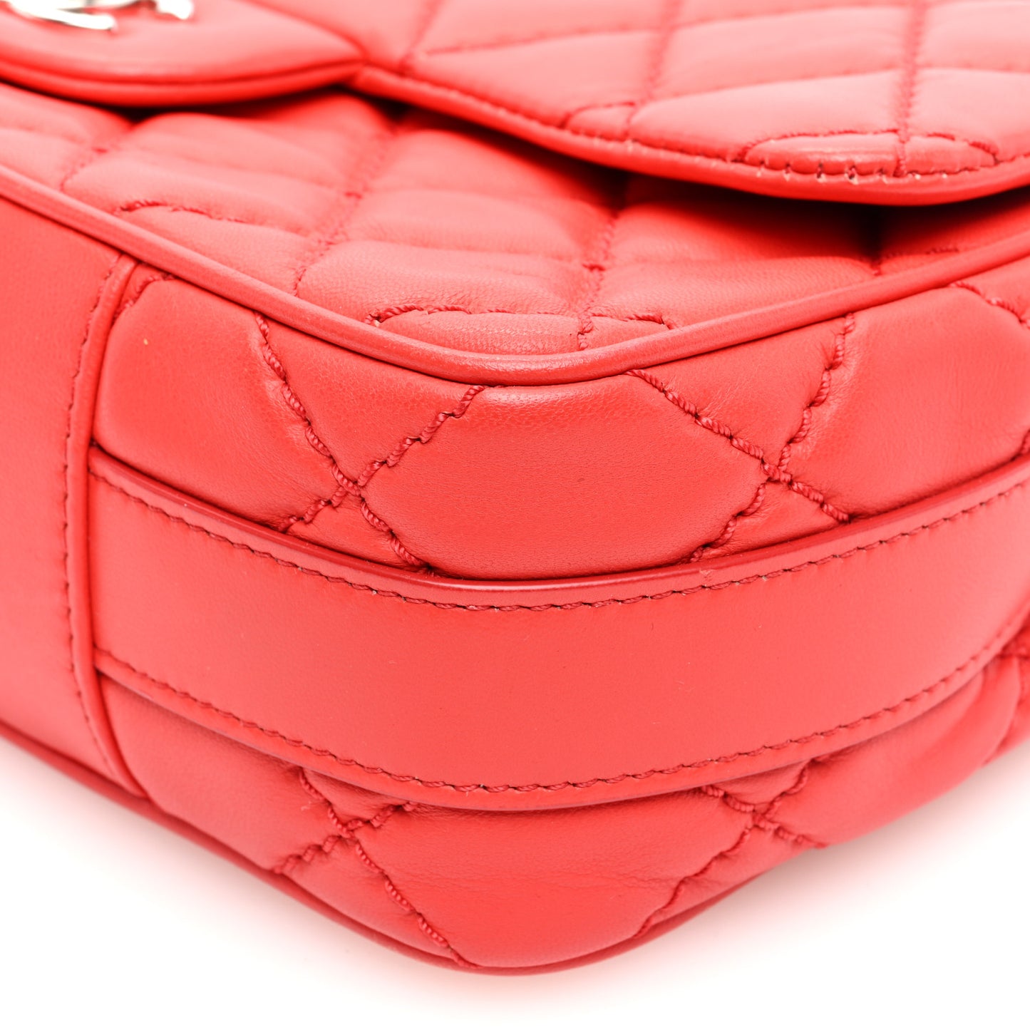 Lambskin Quilted Medium Easy Carry Flap Red