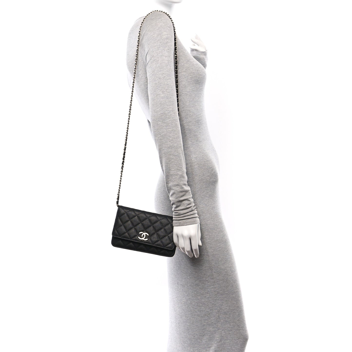 Caviar Quilted Striated CC Wallet On Chain WOC Black