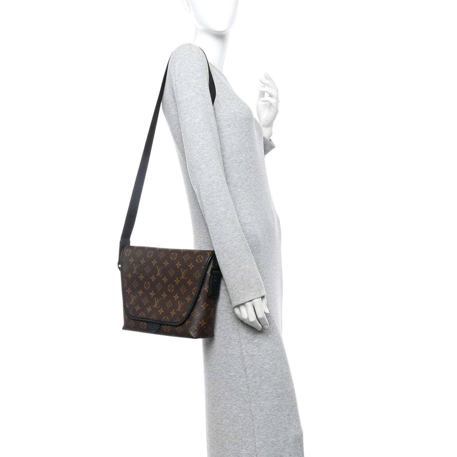 Louis Vuitton Monogram Macassar Magnetic Messenger 2 of 9