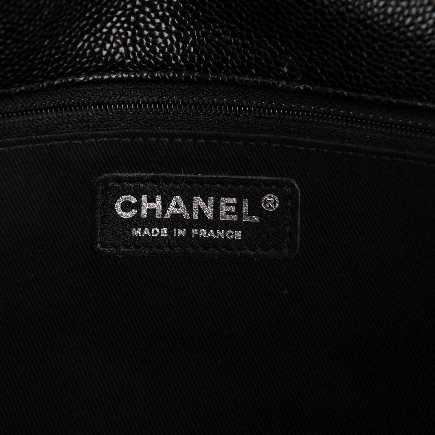 Grained Calfskin Medium Natural Beauty Flap Black