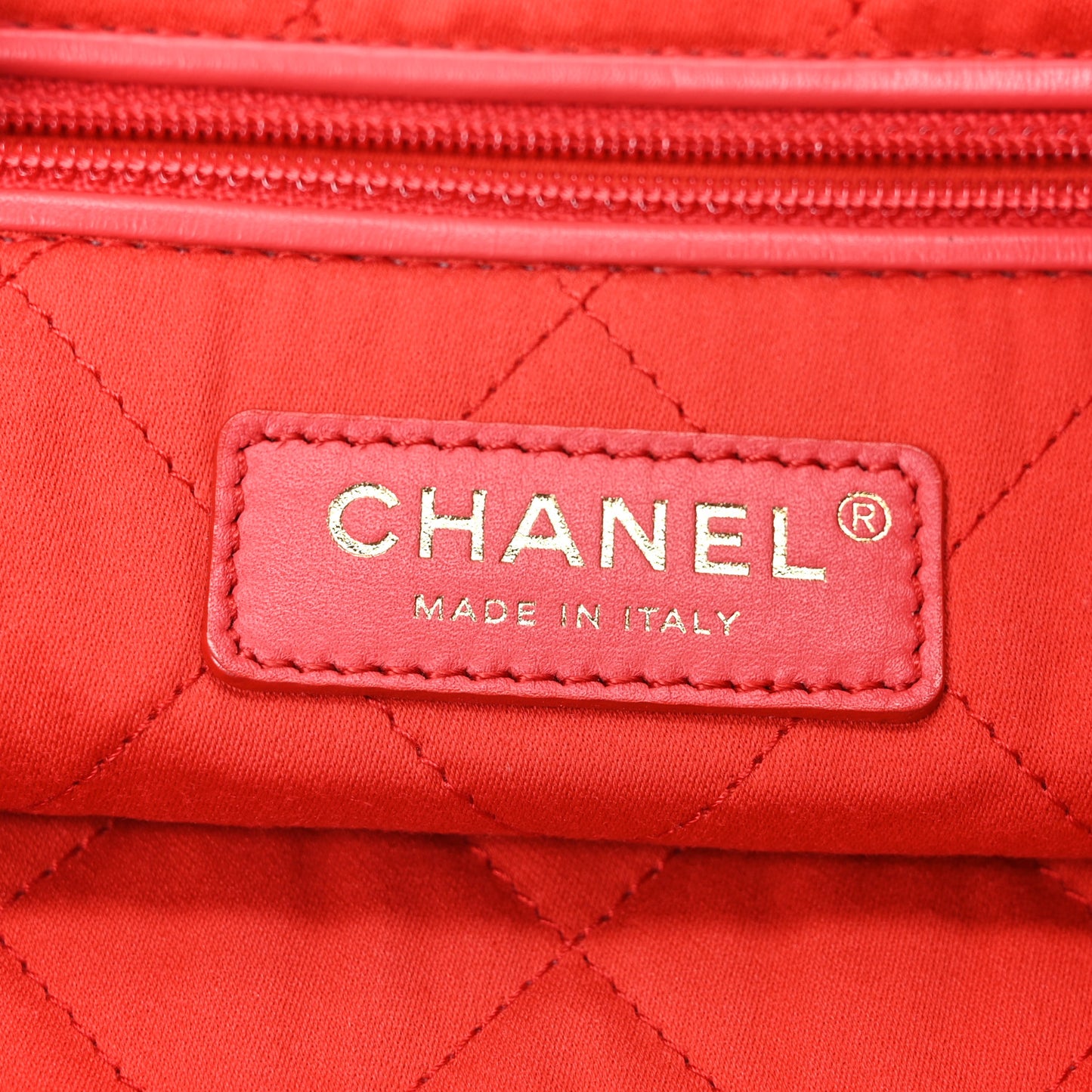 Shiny Calfskin Stitched Quilted Small Chanel 22 Red