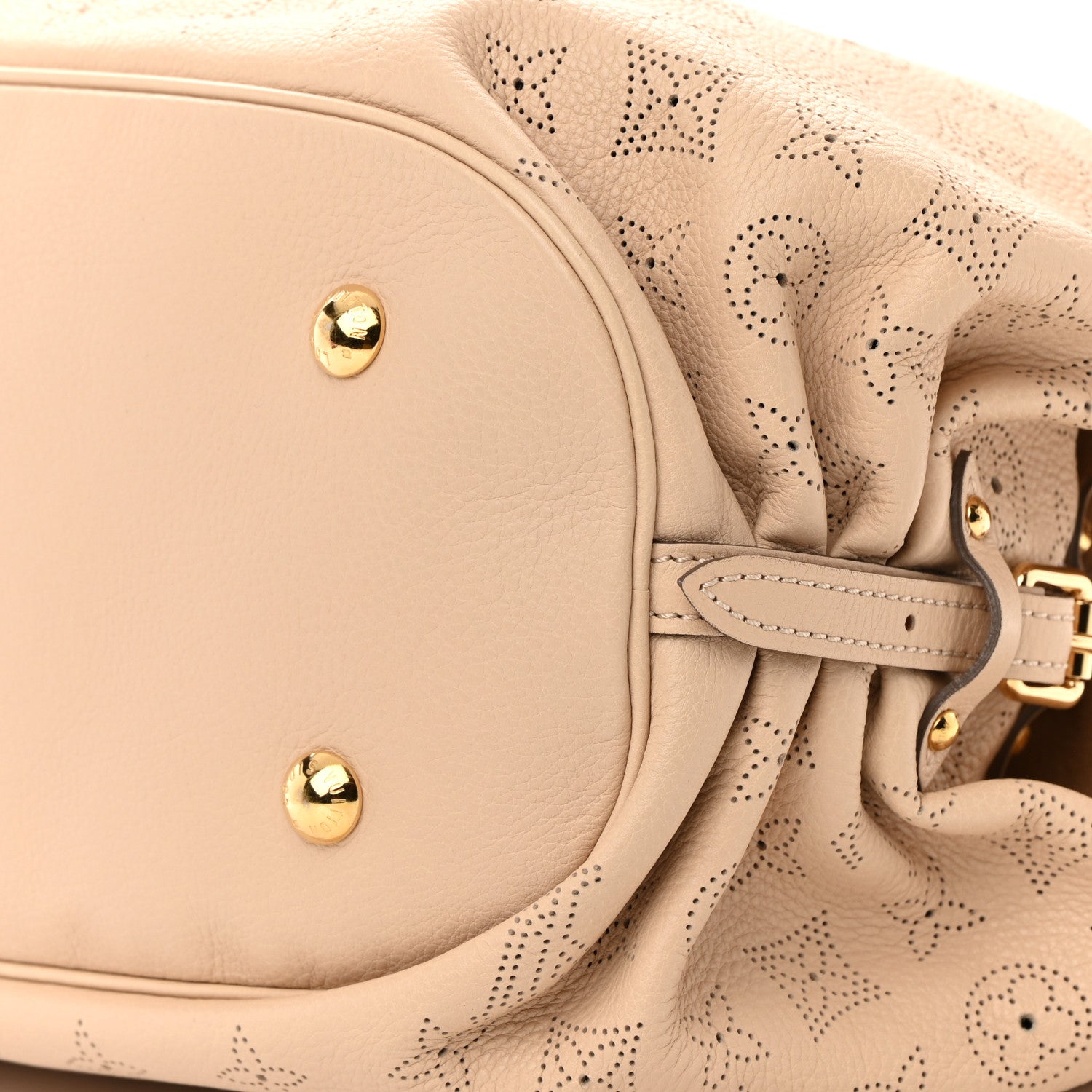 Louis Vuitton Mahina L Sable 10 of 11