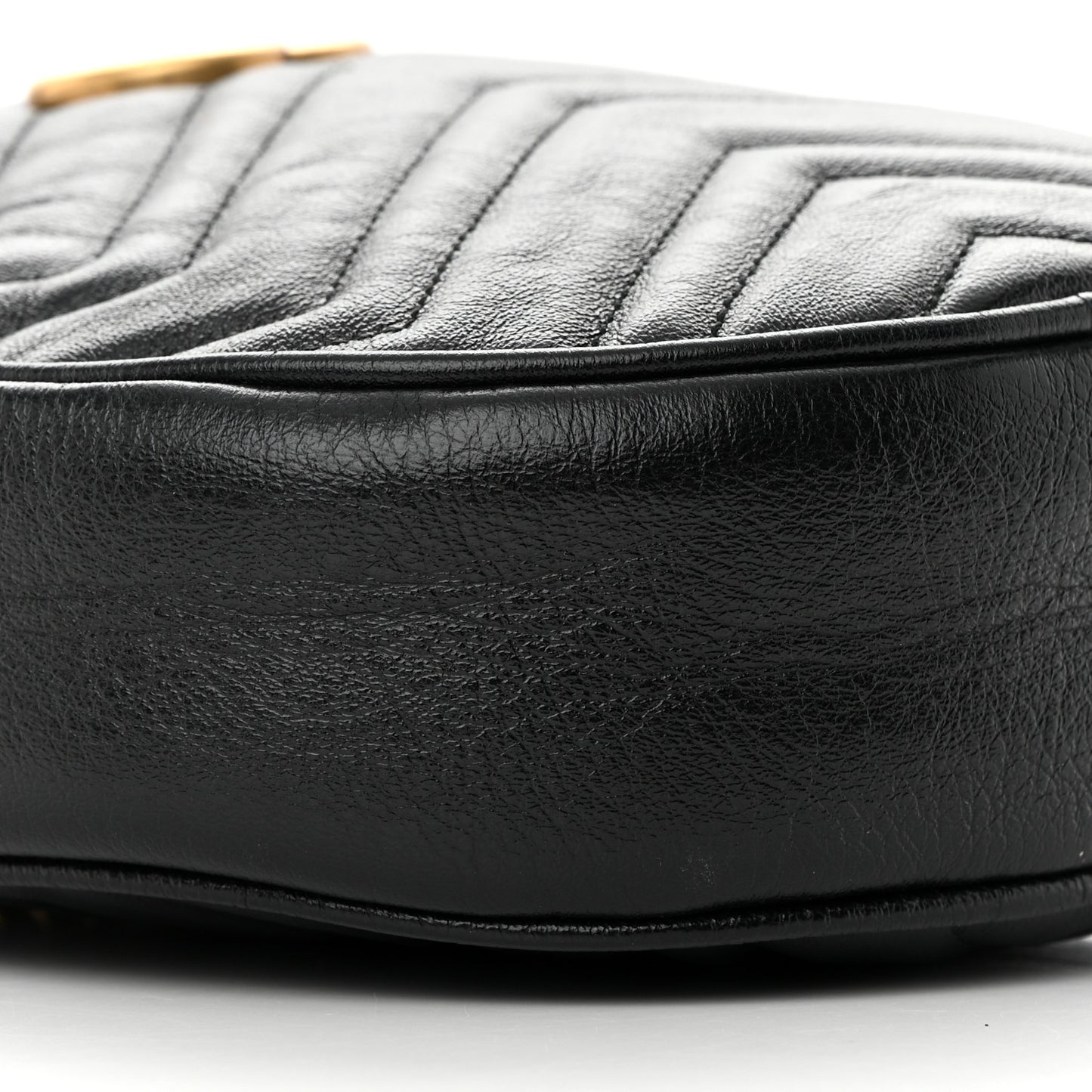 Azalea Calfskin Matelasse Heart Mini GG Marmont Round Shoulder Bag Black