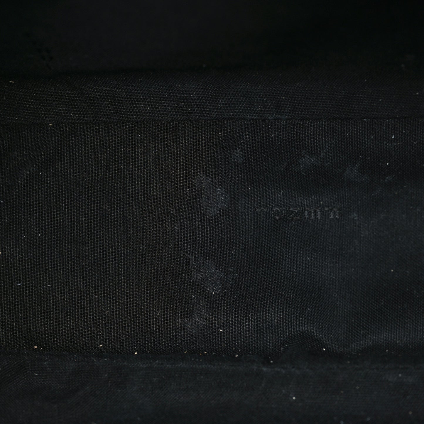 Vitello Century F is Fendi Bi-Color FF 1974 Embossed Camera Case Maya Black