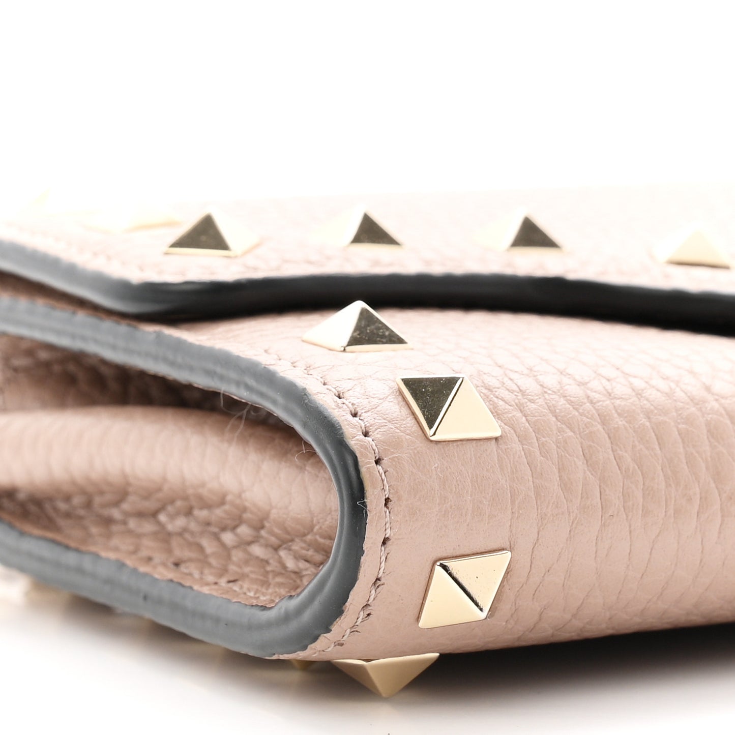 Pebbled Calfskin Rockstud Flip Lock Wallet On Chain Poudre