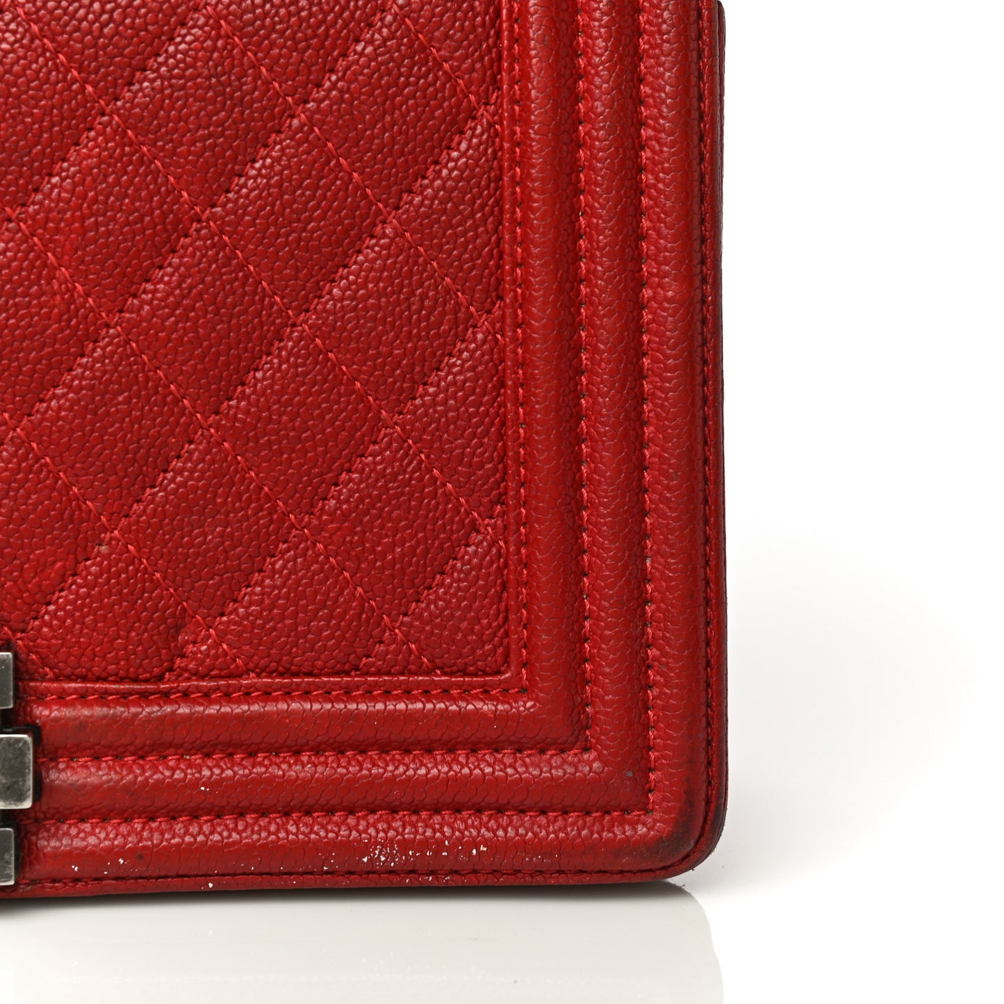 Caviar Quilted Medium Boy Flap Red