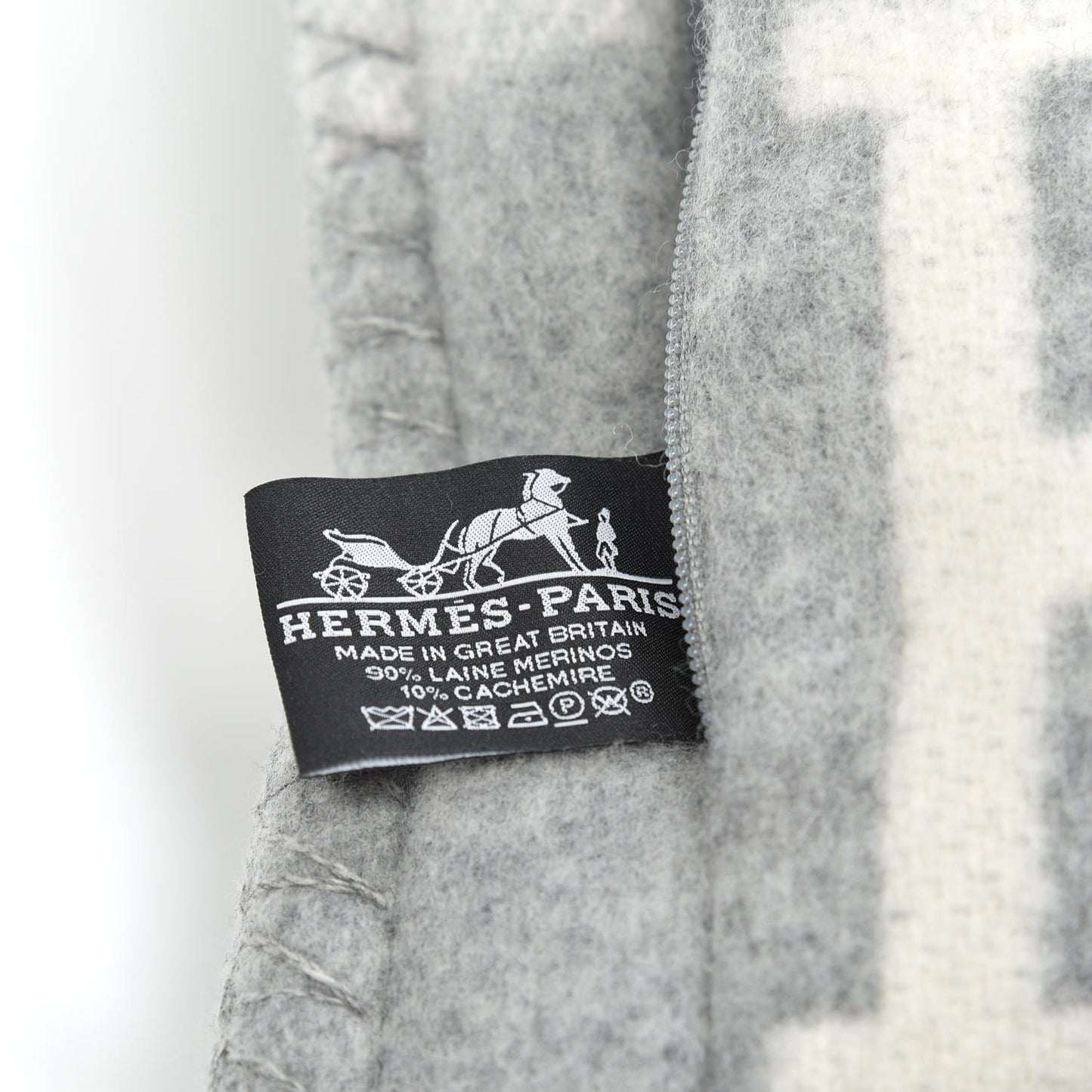 Wool Cashmere Avalon III Pillow PM Ecru Gris Clair