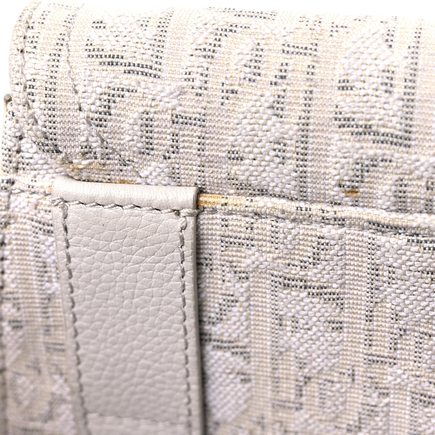 Oblique Saddle Messenger Pouch Beige