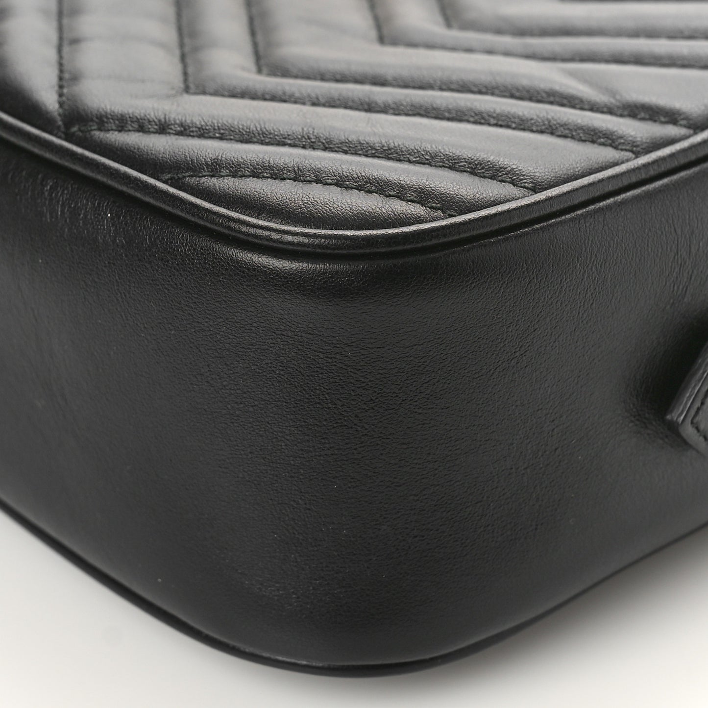 Calfskin Matelasse Small GG Marmont Chain Shoulder Bag Black